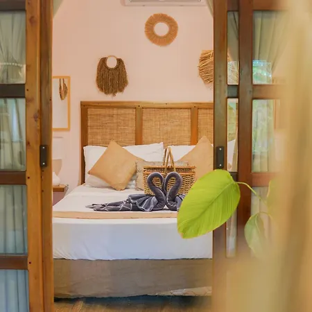 Greenhouse Siargao Roadside Boutique Apartments General Luna  Exterior photo