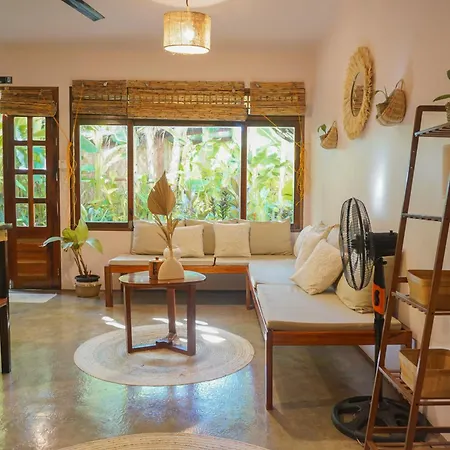 Greenhouse Siargao Roadside Boutique Apartments General Luna  Exterior photo