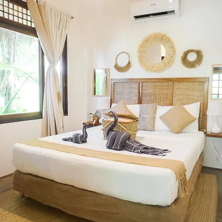 Greenhouse Siargao Roadside Boutique Apartments General Luna  Exterior photo